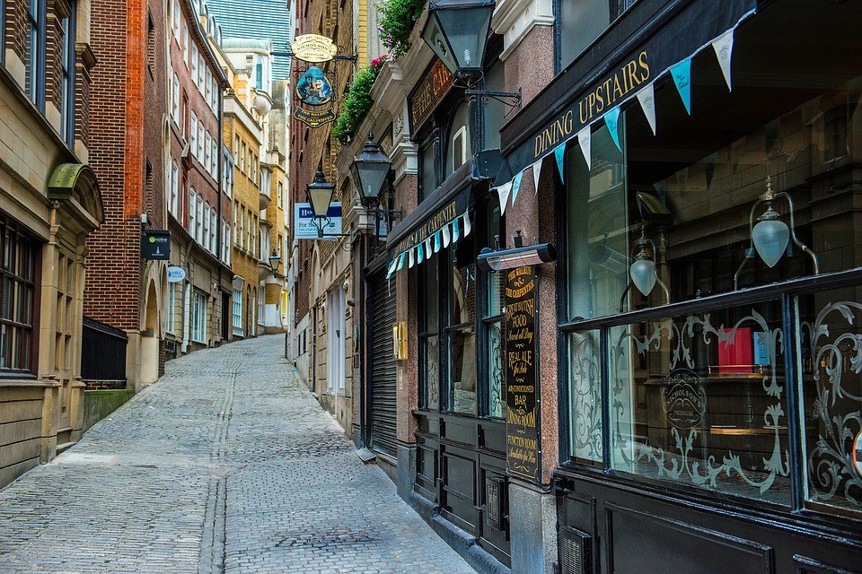 在深圳如何成立英國公司？